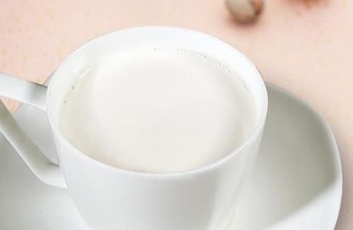 牛奶属于腥发食物,牛奶的营养价值及功效与作用图4